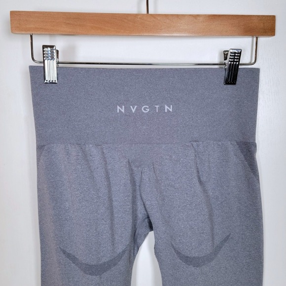 NVGTN Gray Seamless Contour Leggings Size M Scrunch Gym Fitness Athleisure - Picture 7 of 7